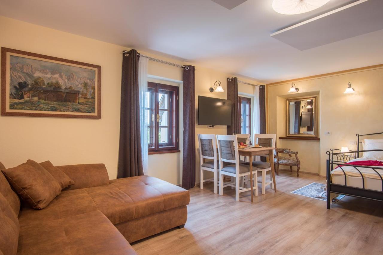 Vila Radolca Apartments & Rooms Радовлица Екстериор снимка