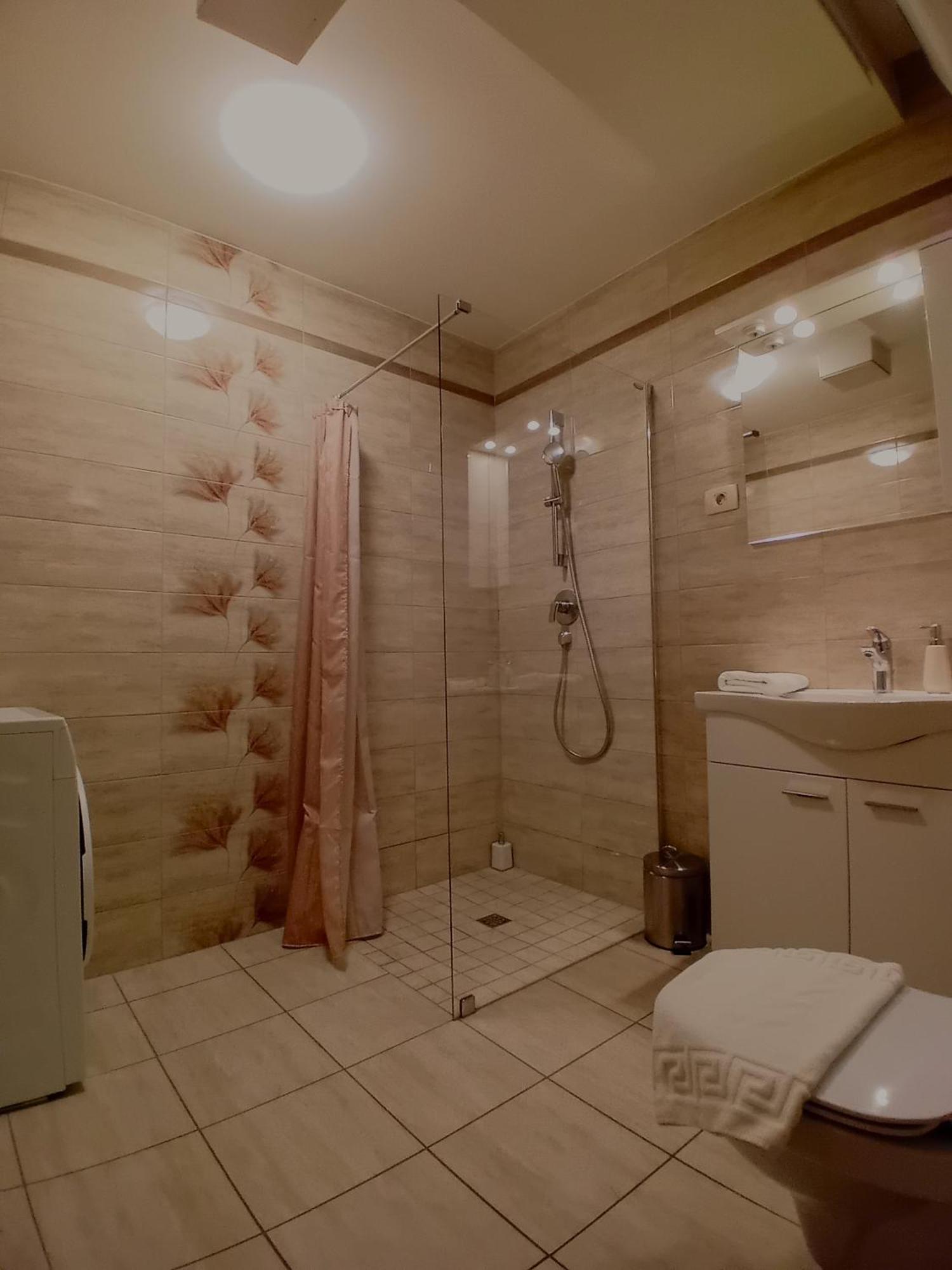 Vila Radolca Apartments & Rooms Радовлица Екстериор снимка